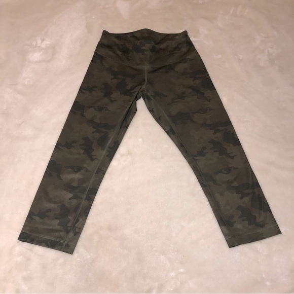 Lululemon Wunder Under Crop *Full-On Luxtreme Savasana Camo Fatigue Green Size 6 - Picture 2 of 10